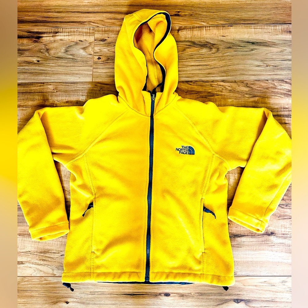 NorthFace women’s fleece zip-up jacket. Size Small.